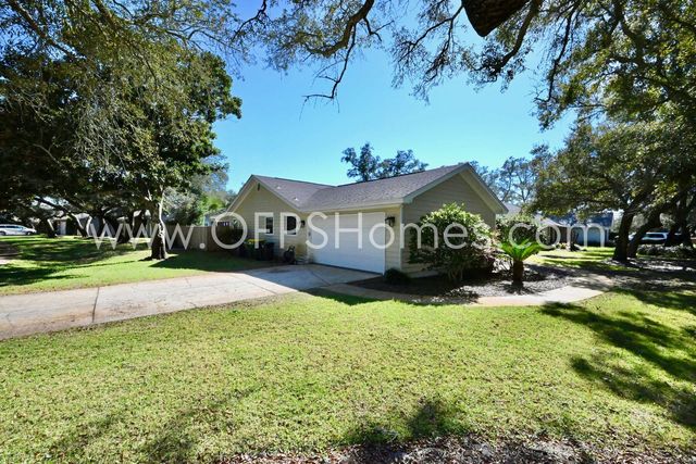 78 E Country Club Drive, Destin, FL 32541