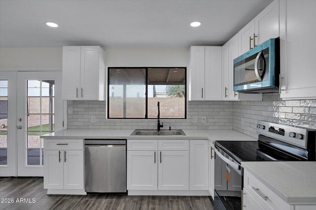 2032 W OBISPO Avenue, Mesa, AZ 85202