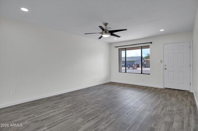 2032 W OBISPO Avenue, Mesa, AZ 85202