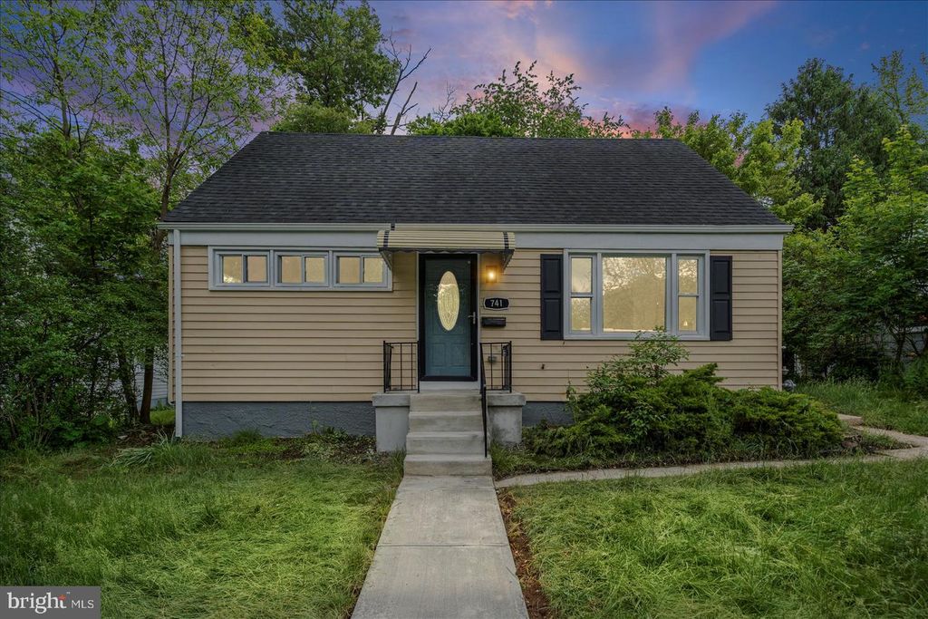741 LEAFYDALE TER, Pikesville, MD 21208