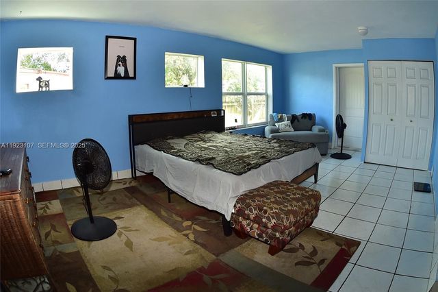 2812 Wiley St, Hollywood, FL 33020