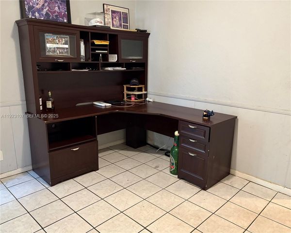 2812 Wiley St, Hollywood, FL 33020