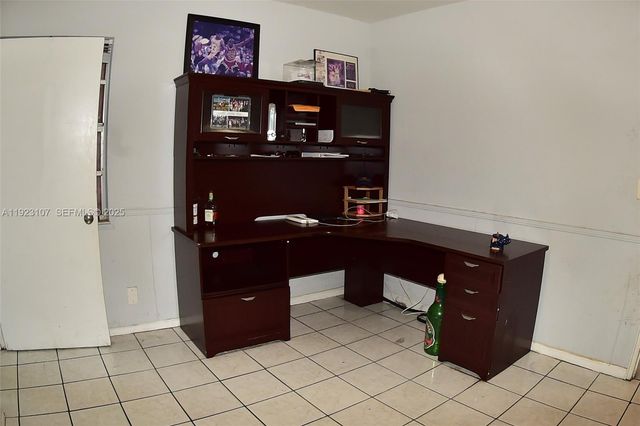 2812 Wiley St, Hollywood, FL 33020