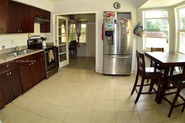 2812 Wiley St, Hollywood, FL 33020