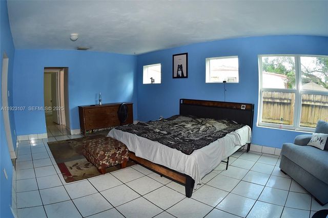 2812 Wiley St, Hollywood, FL 33020