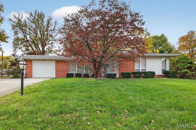 114 High Forest Drive, Belleville, IL 62226