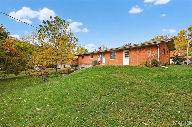 114 High Forest Drive, Belleville, IL 62226