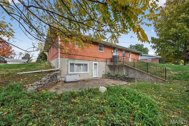 114 High Forest Drive, Belleville, IL 62226