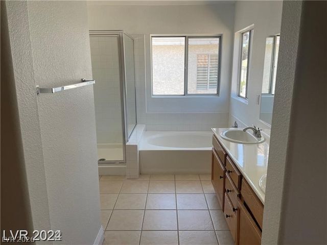 3465 Western Sunset Court, Las Vegas, NV 89117