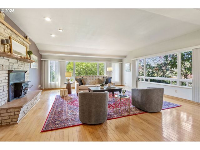 15960 Sw ROSHAK Rd, Portland, OR 97224