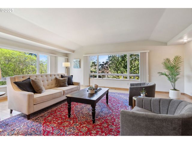 15960 Sw ROSHAK Rd, Portland, OR 97224