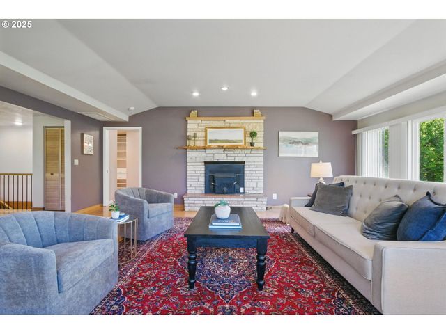 15960 Sw ROSHAK Rd, Portland, OR 97224