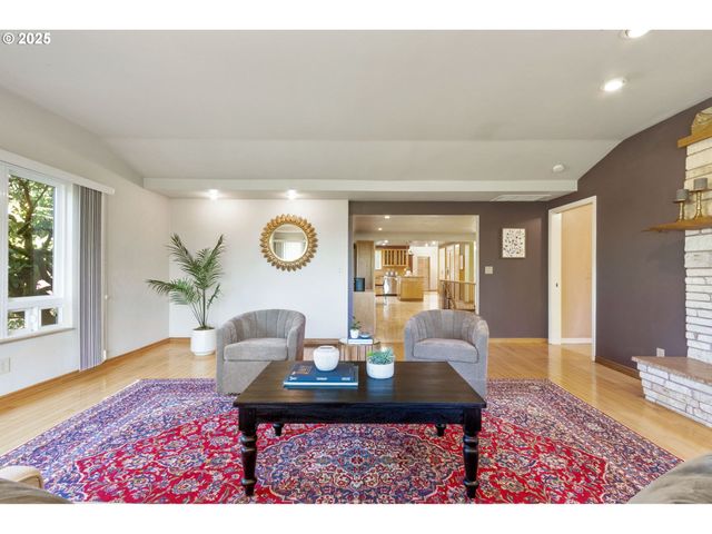 15960 Sw ROSHAK Rd, Portland, OR 97224