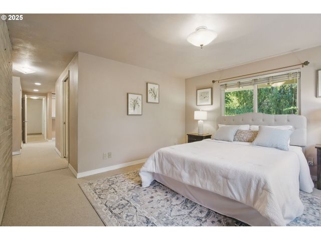 15960 Sw ROSHAK Rd, Portland, OR 97224