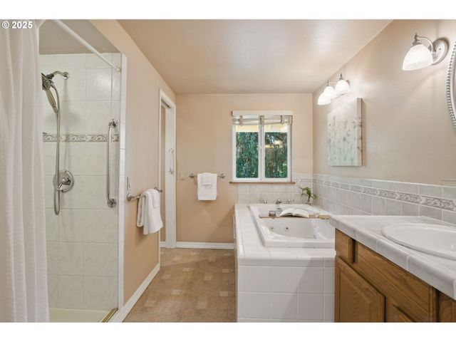 15960 Sw ROSHAK Rd, Portland, OR 97224