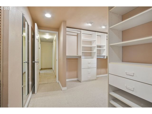 15960 Sw ROSHAK Rd, Portland, OR 97224