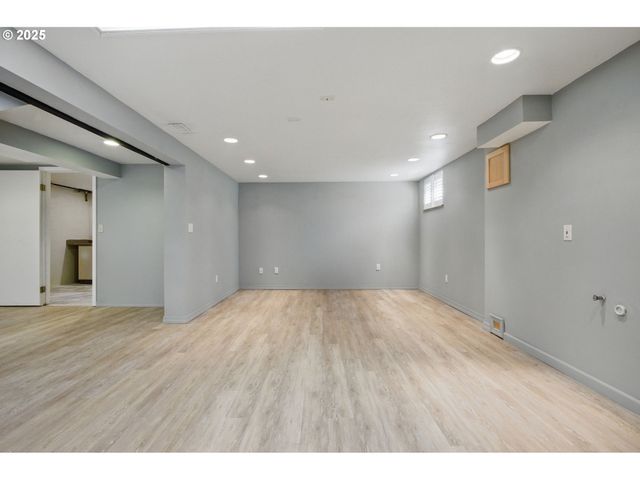 15960 Sw ROSHAK Rd, Portland, OR 97224