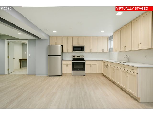 15960 Sw ROSHAK Rd, Portland, OR 97224