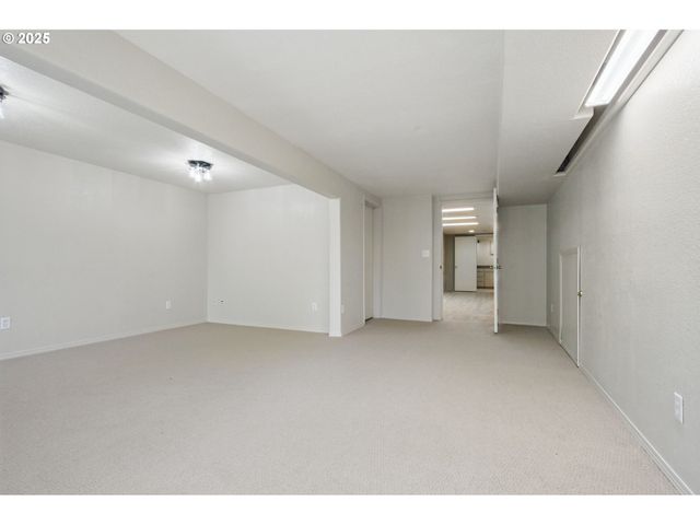 15960 Sw ROSHAK Rd, Portland, OR 97224