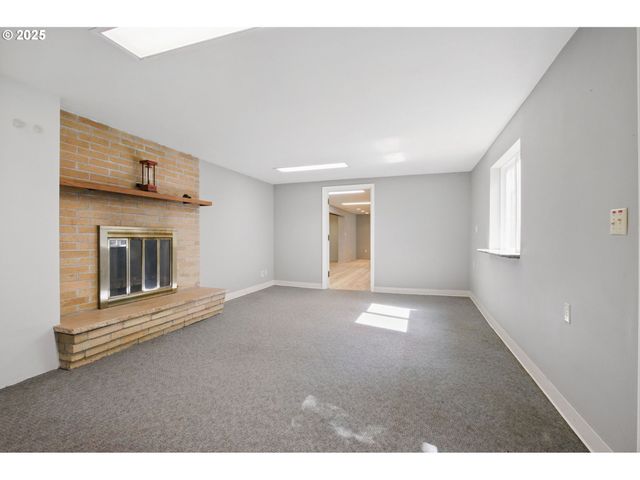 15960 Sw ROSHAK Rd, Portland, OR 97224