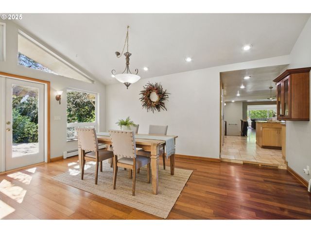 15960 Sw ROSHAK Rd, Portland, OR 97224