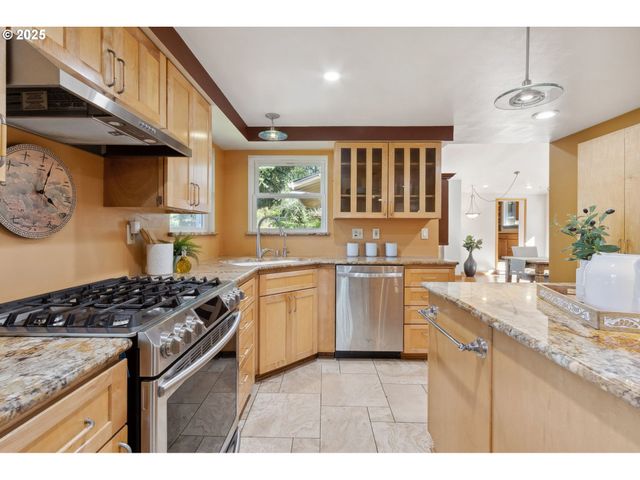 15960 Sw ROSHAK Rd, Portland, OR 97224