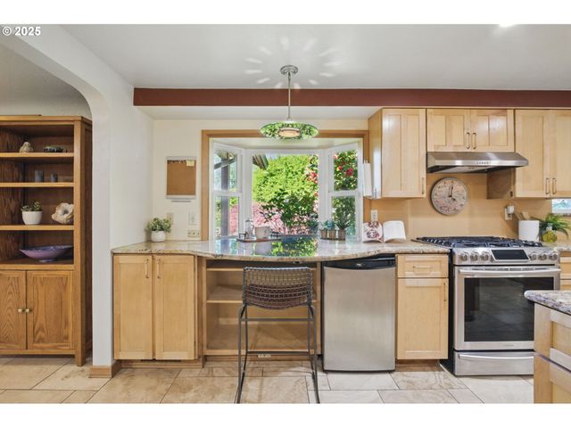 15960 Sw ROSHAK Rd, Portland, OR 97224