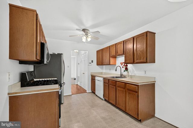 14560 CREEK BRANCH CT, Centreville, VA 20120