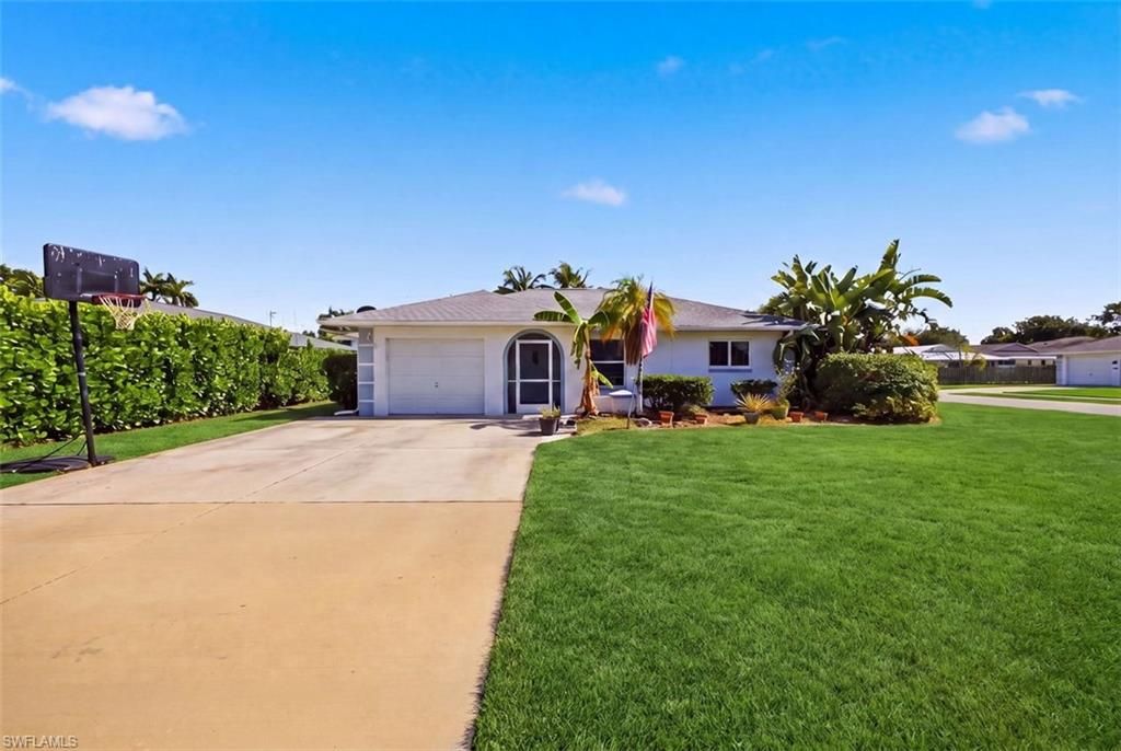 702 109th AVE N, NAPLES, FL 34108 — photo 2