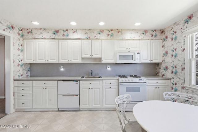 9 Darien Drive, West Long Branch, NJ 07764