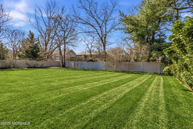 9 Darien Drive, West Long Branch, NJ 07764