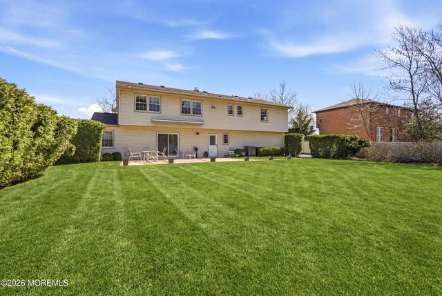 9 Darien Drive, West Long Branch, NJ 07764