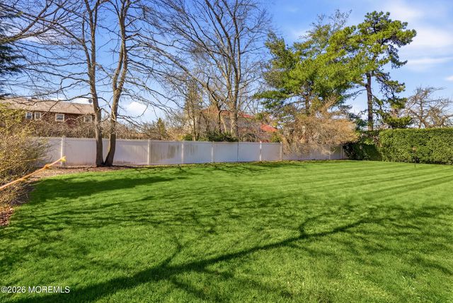 9 Darien Drive, West Long Branch, NJ 07764