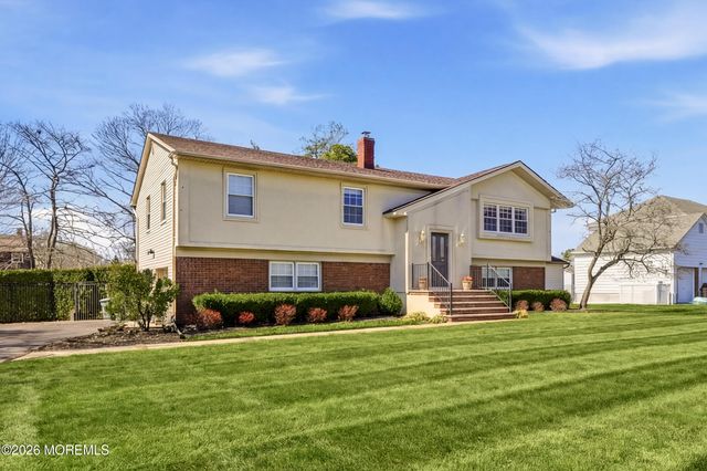 9 Darien Drive, West Long Branch, NJ 07764