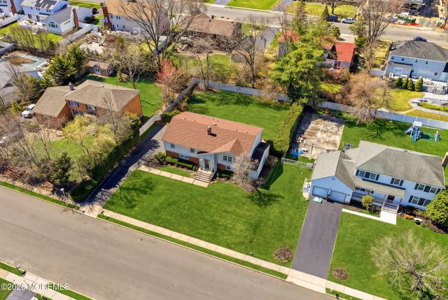 9 Darien Drive, West Long Branch, NJ 07764