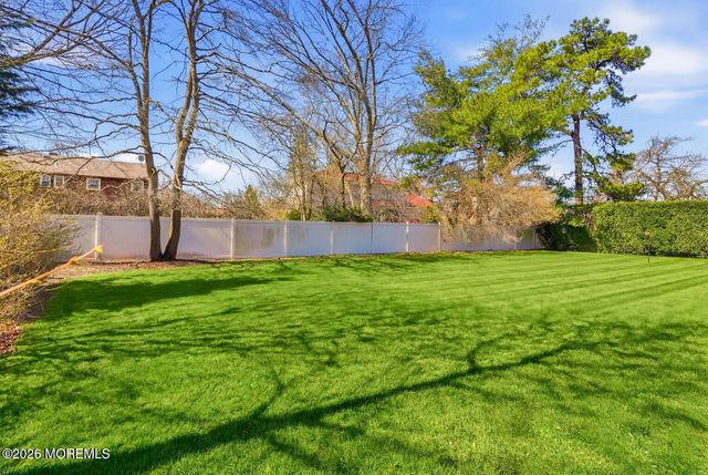 9 Darien Drive, West Long Branch, NJ 07764