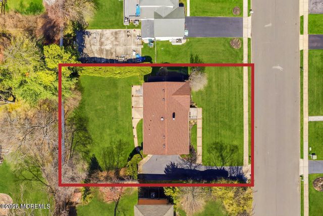 9 Darien Drive, West Long Branch, NJ 07764