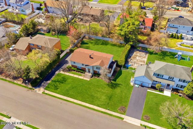 9 Darien Drive, West Long Branch, NJ 07764