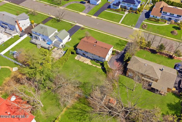 9 Darien Drive, West Long Branch, NJ 07764