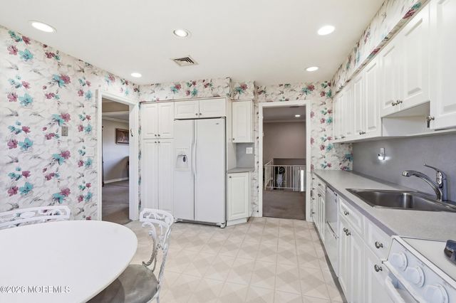 9 Darien Drive, West Long Branch, NJ 07764