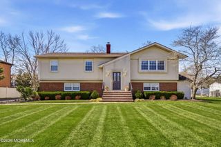 9 Darien Drive, West Long Branch, NJ 07764