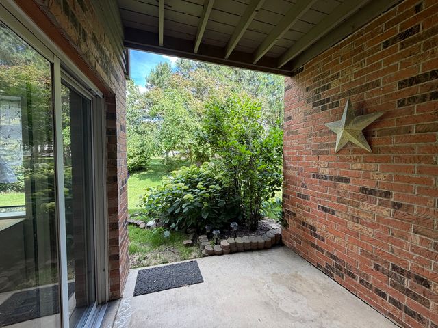986 West Court A, Naperville, IL 60563