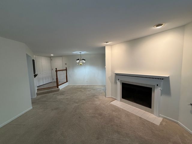 986 West Court A, Naperville, IL 60563