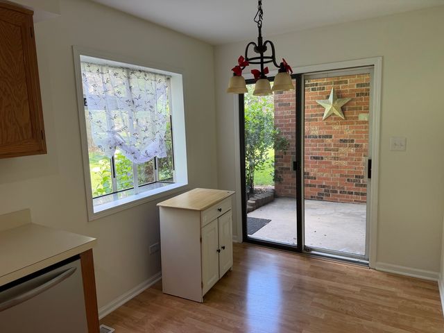 986 West Court A, Naperville, IL 60563