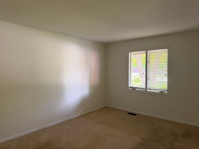 986 West Court A, Naperville, IL 60563