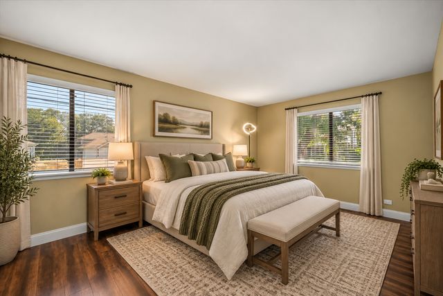 1547 7 Pines Road D-1, Schaumburg, IL 60193