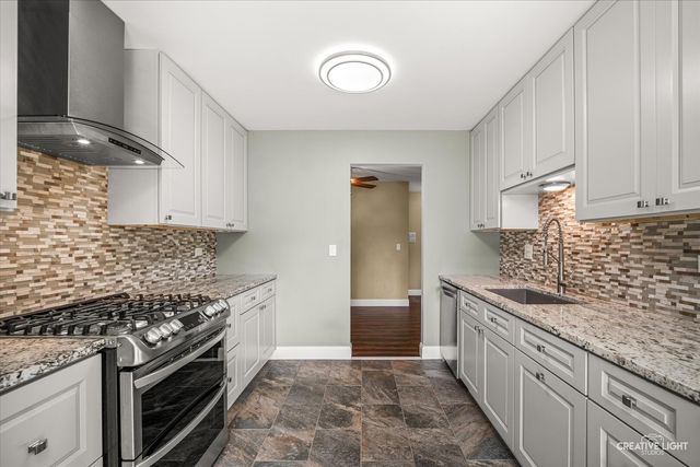1547 7 Pines Road D-1, Schaumburg, IL 60193