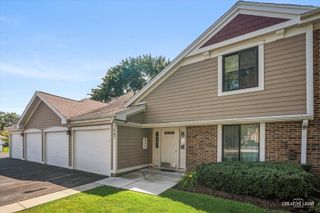 1547 7 Pines Road D-1, Schaumburg, IL 60193