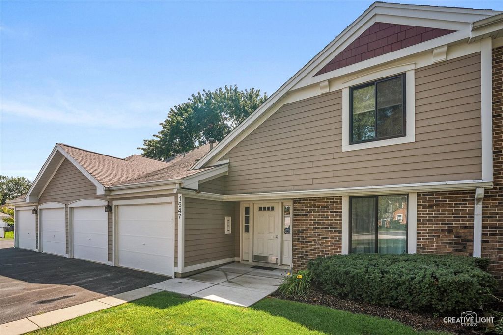1547 7 Pines Road D-1, Schaumburg, IL 60193