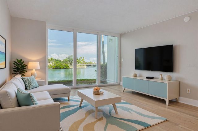 7425 BAY ISLAND DRIVE S 107, St Petersburg, FL 33707